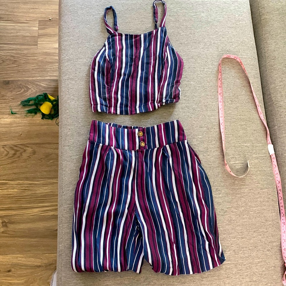 Small size Hollister top with matching pants!